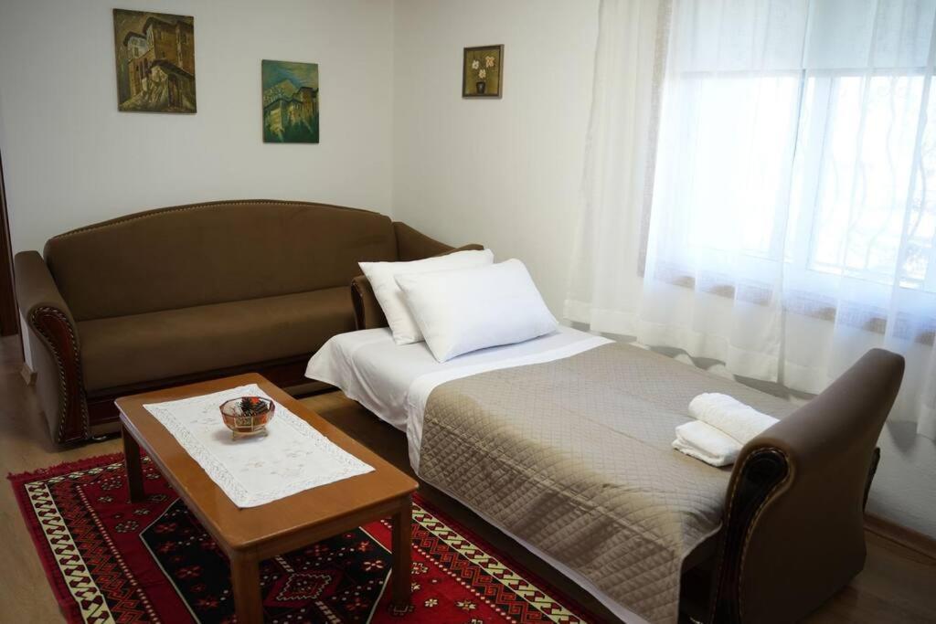 Appartement Emblematic House 3 à Gjirokastër Extérieur photo