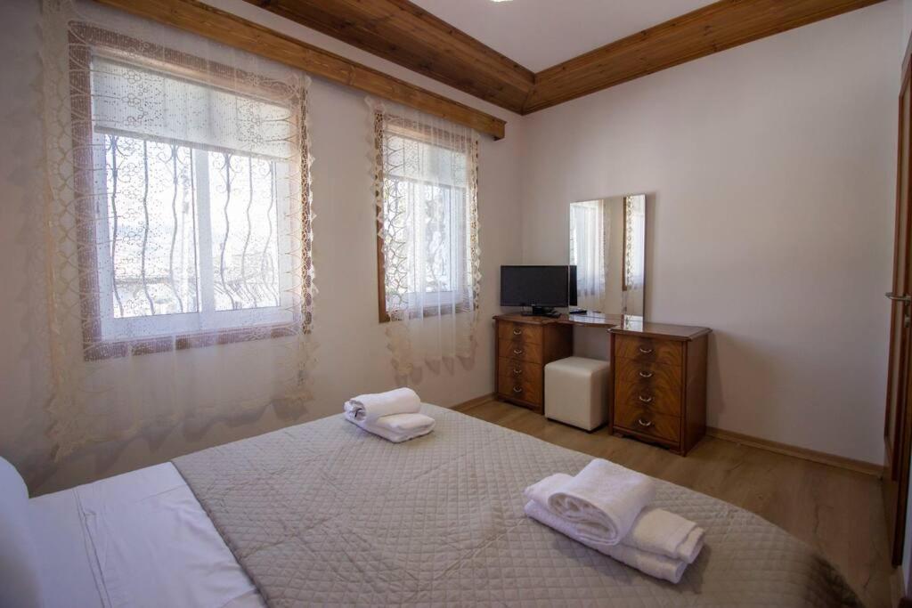 Appartement Emblematic House 3 à Gjirokastër Extérieur photo